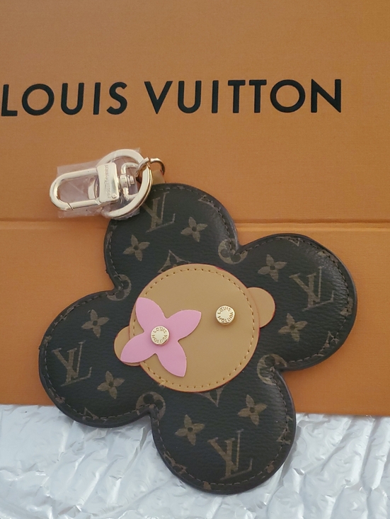 Louis Vuitton Accessories - Louis Vuitton Monogram Flower Key & Card Holder with Pink Accent